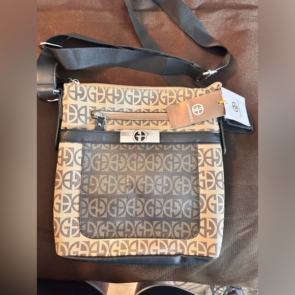 NWT Giani Bernini Block Signature Pocket North South Crossbody - Taupe Brown - Picture 13 of 16